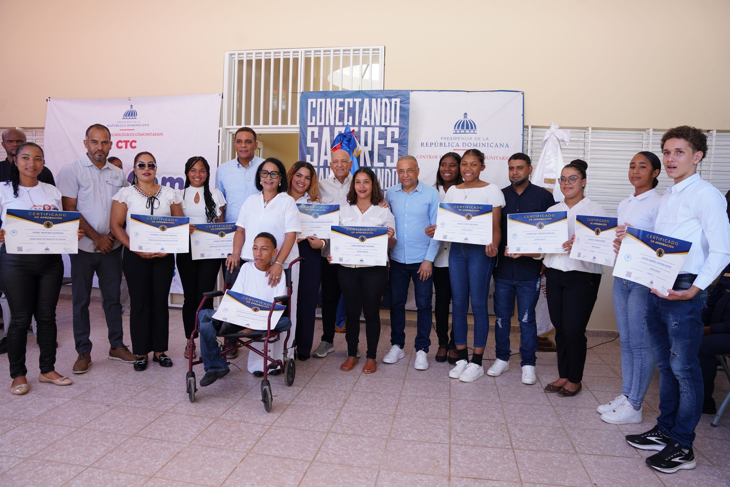 CTC certifican a 250 jóvenes en Jamao al Norte y fortalecen la inclusión digital